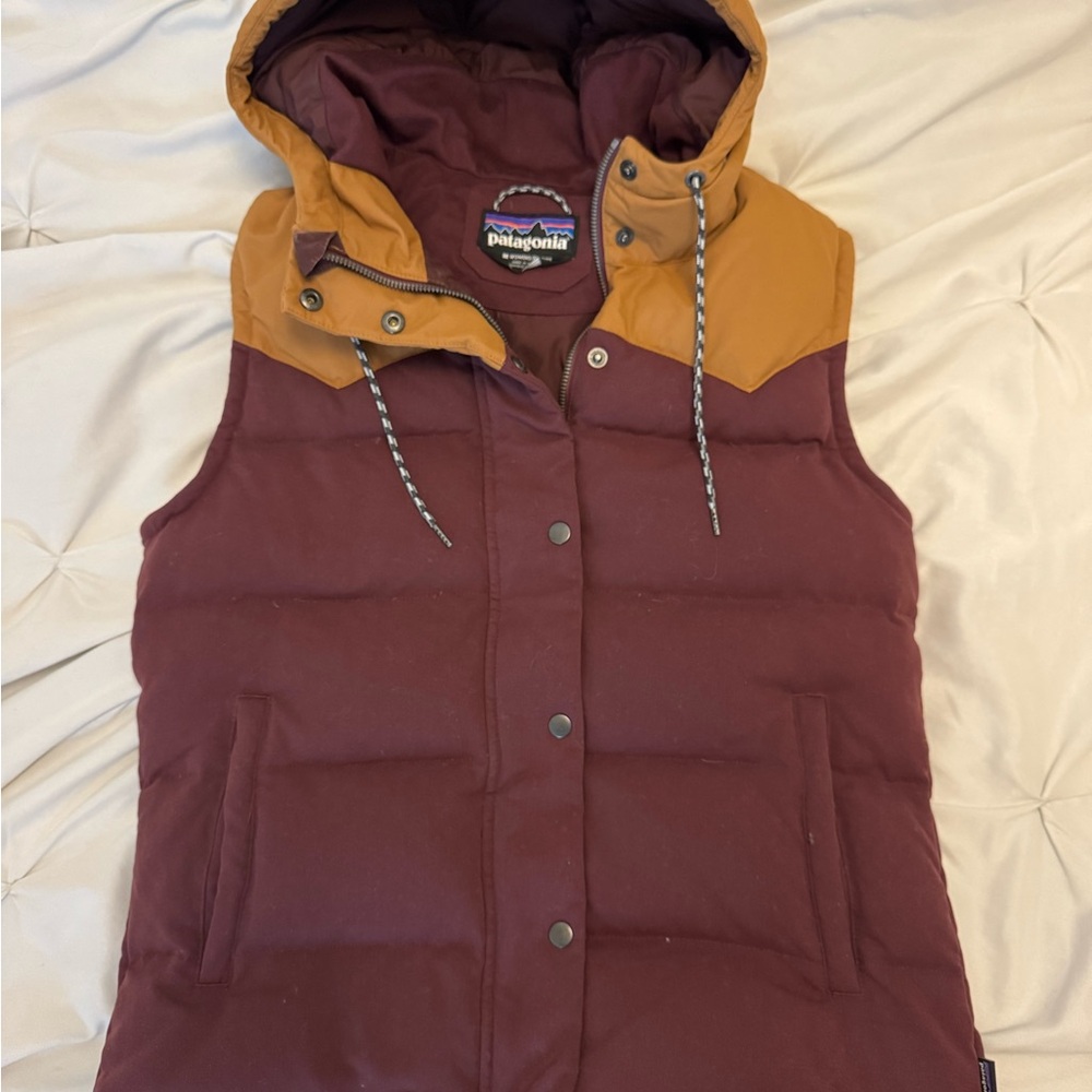 Patagonia Women's Two-Tone BIVY Puffer Vest - Burgundy and Tan